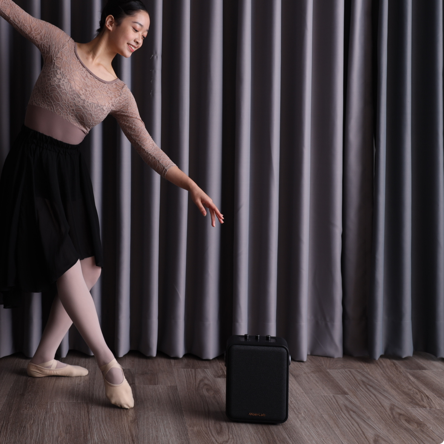 The Show™ Auracast™ Wireless Speaker